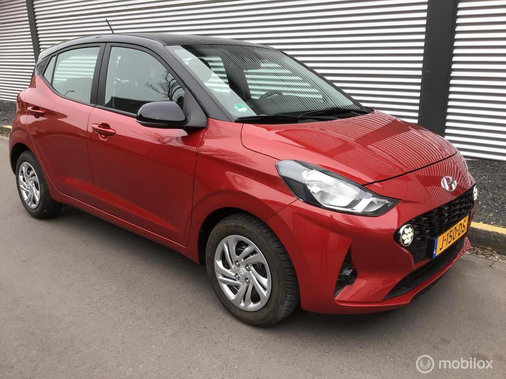Hyundai i10 1.0 Premium Apple carplay navi cruise controle, Auto's, Gebruikt, 899 kg, 4 stoelen, Origineel Nederlands