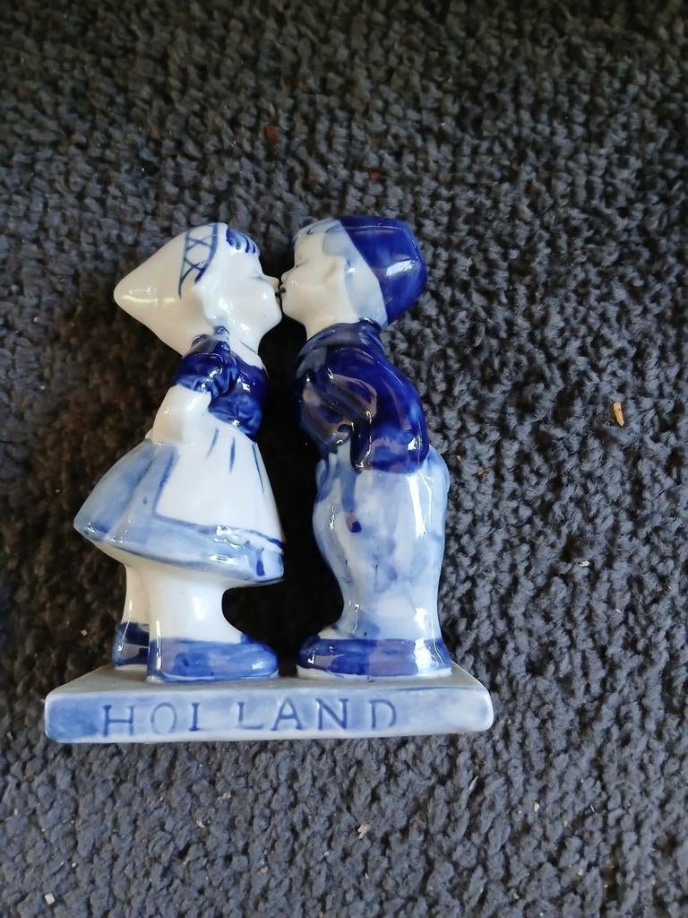 Delfts Blauw Holland Kusje Beeldje - Jongen en Meisje, Antiek en Kunst, Antiek | Porselein, Ophalen of Verzenden