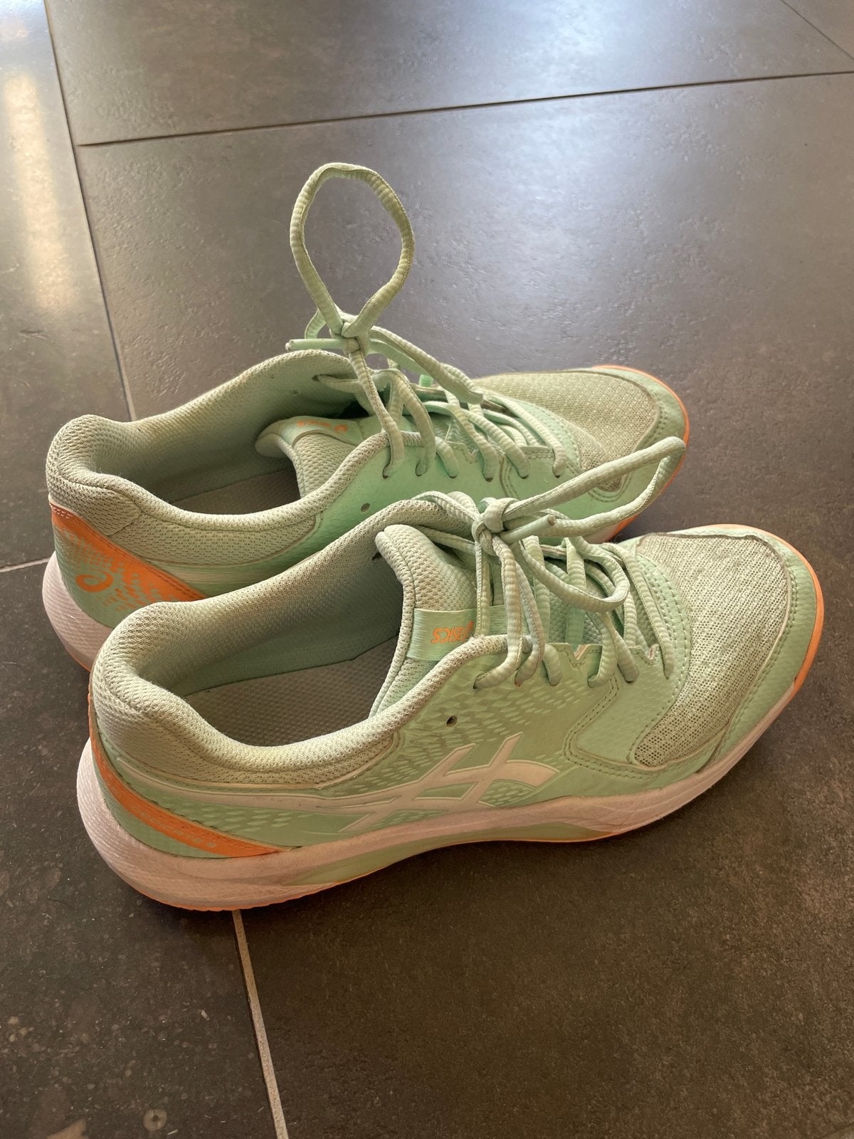 Asics Gymschoenen - Ideaal voor Tennis en Padel, Ophalen of Verzenden, Zo goed als nieuw, Groen, Sportschoenen