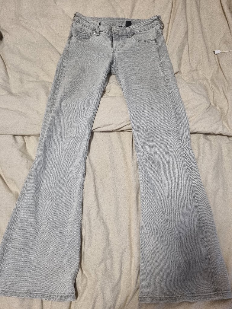 Low rise bootcut jeans, Kleding | Dames, Spijkerbroeken en Jeans, H&M, Ophalen of Verzenden, Zo goed als nieuw, W27 (confectie 34) of kleiner