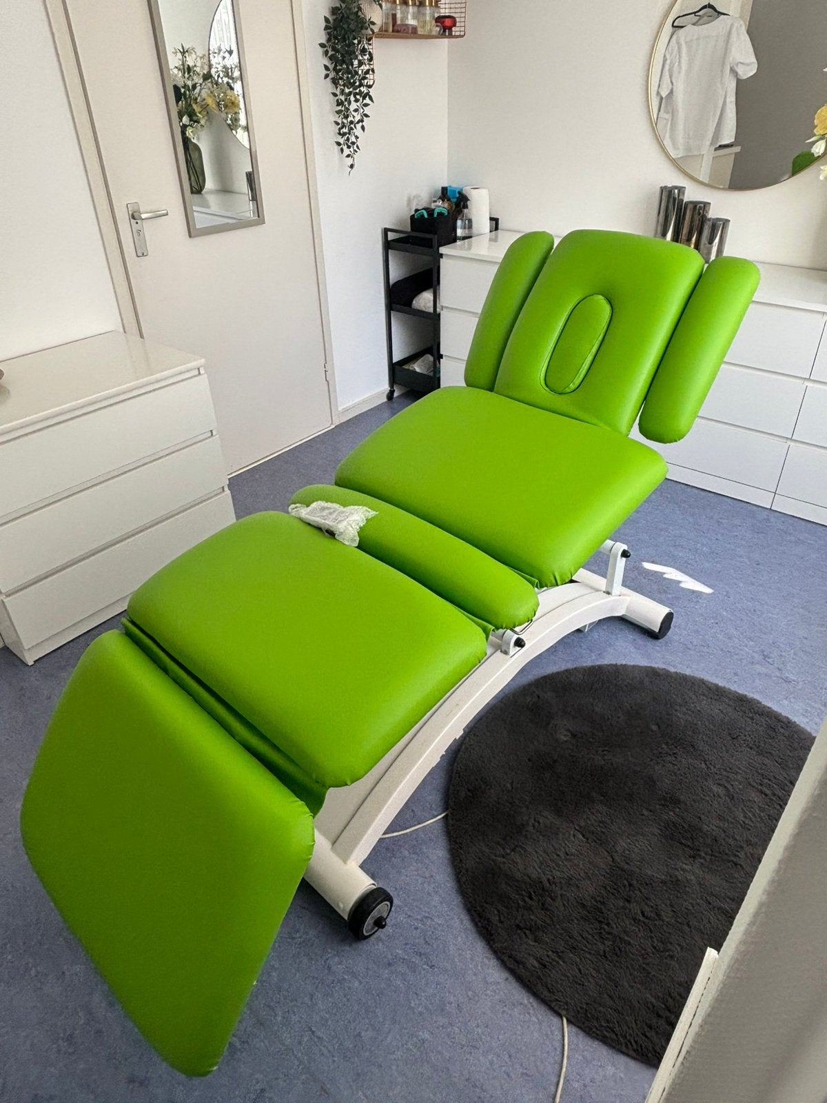 Elektrische behandelbank, Ophalen, Zo goed als nieuw, Massagetafel