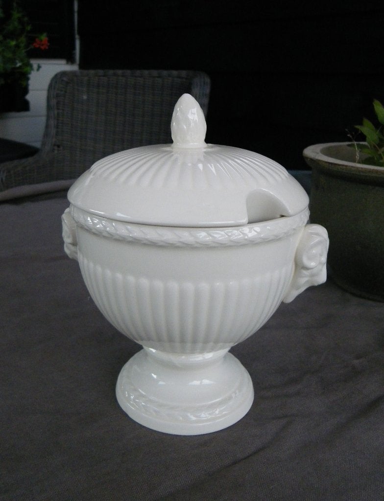 Wedgwood EDME  Saucière op voet en puntgaaf, Overige typen, Ophalen of Verzenden, Zo goed als nieuw, Wedgwood