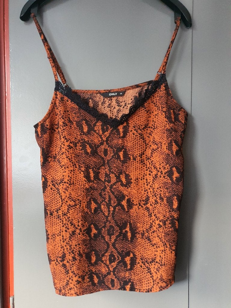 ONLY snake print top maat M met kantdetails, Maat 38/40 (M), Oranje, Ophalen of Verzenden, Zo goed als nieuw