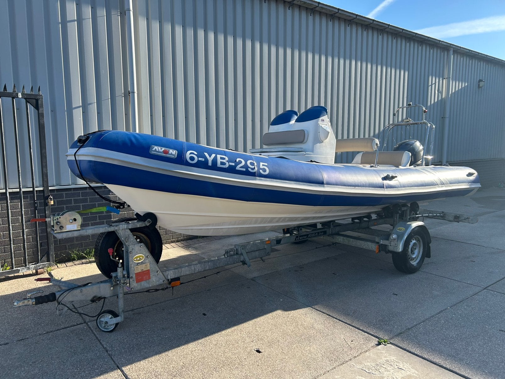 Foto 4 van Tekoop: avon 620 rib met 115 pk yamaha en trailer