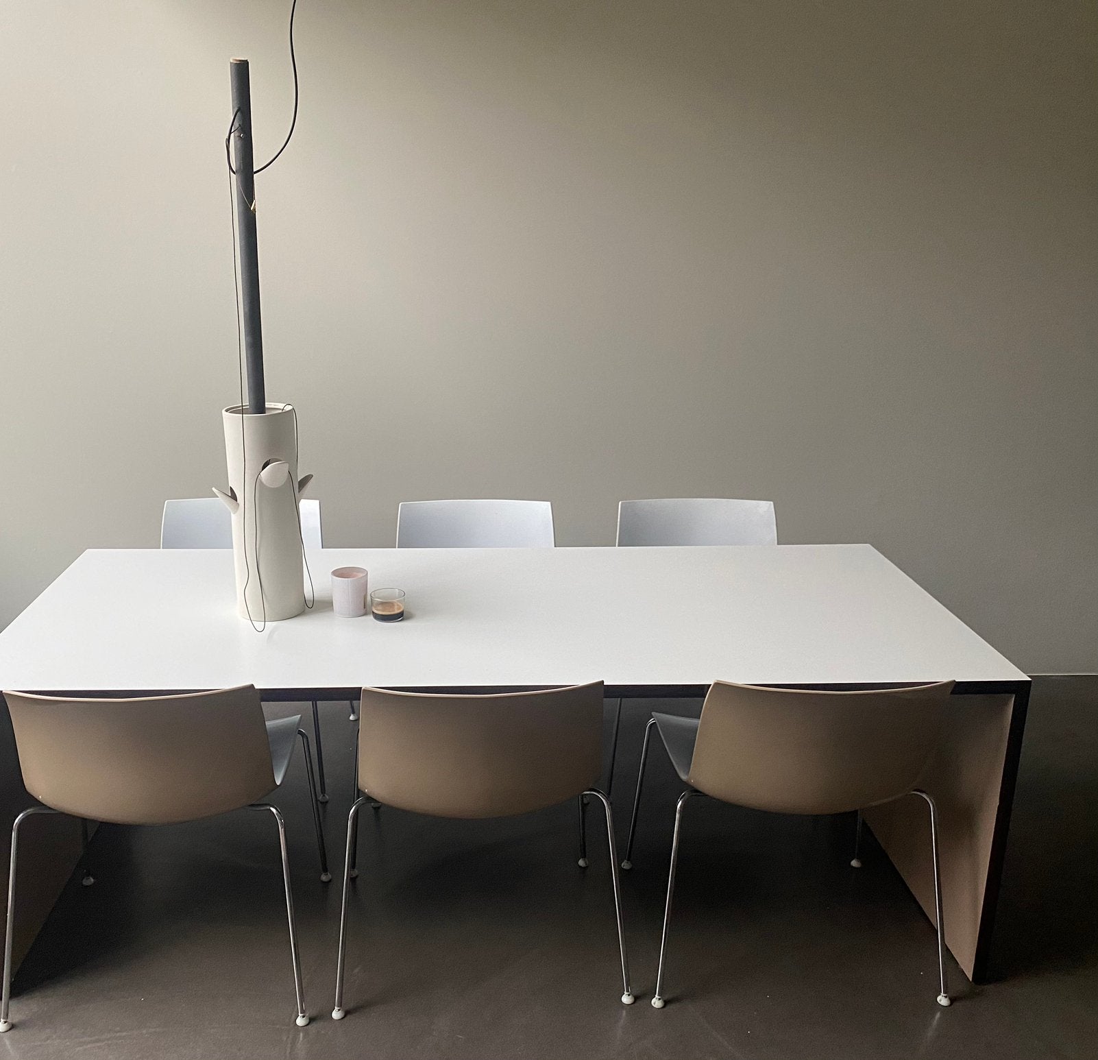 Combo Design eettafel & 6x Arper designstoel Cartifa46, Huis en Inrichting, Ophalen, Gebruikt, 50 tot 100 cm, Vijf personen of meer