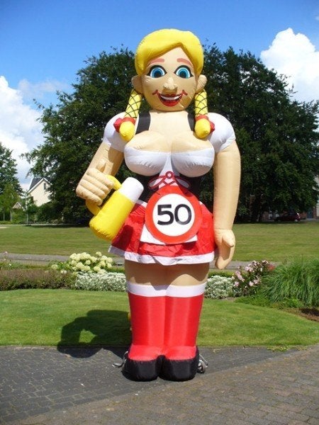 Sarah Tiroler te huur, Hobby en Vrije tijd, Ophalen, Zo goed als nieuw, Abraham of Sarah