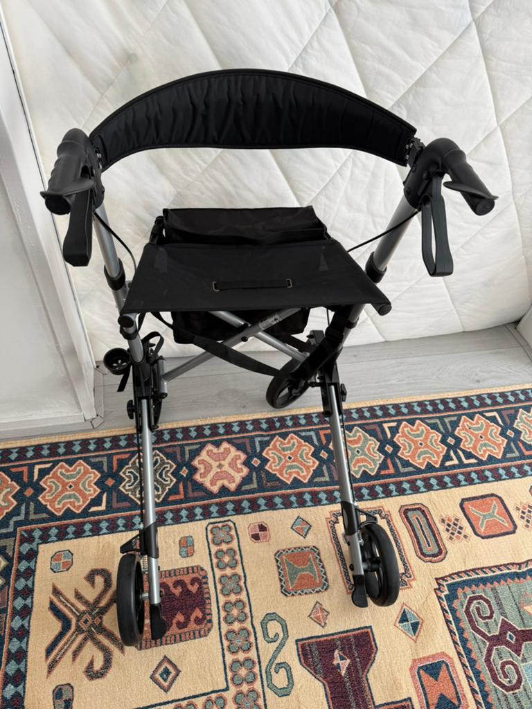 Zgan Days Deluxe Lightweight Rollator, Diversen, Rollators, Ophalen of Verzenden, Zo goed als nieuw