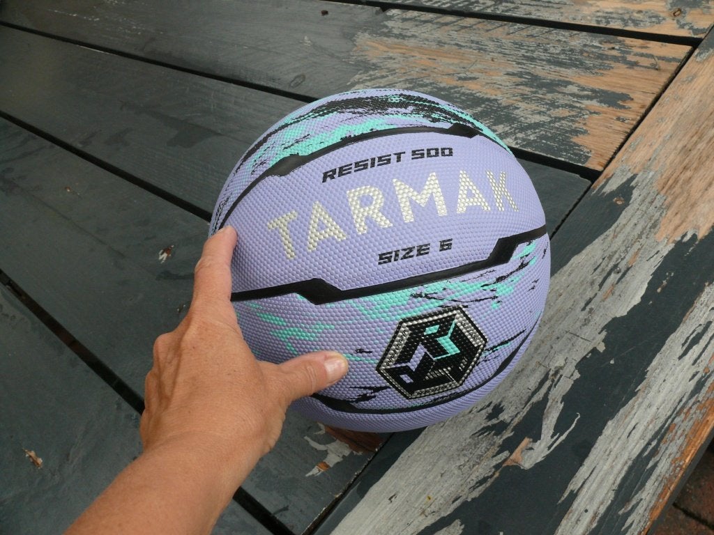 Decathlon Tarmak size 6 basketbal, Sport en Fitness, Basketbal, Ophalen of Verzenden, Zo goed als nieuw, Bal