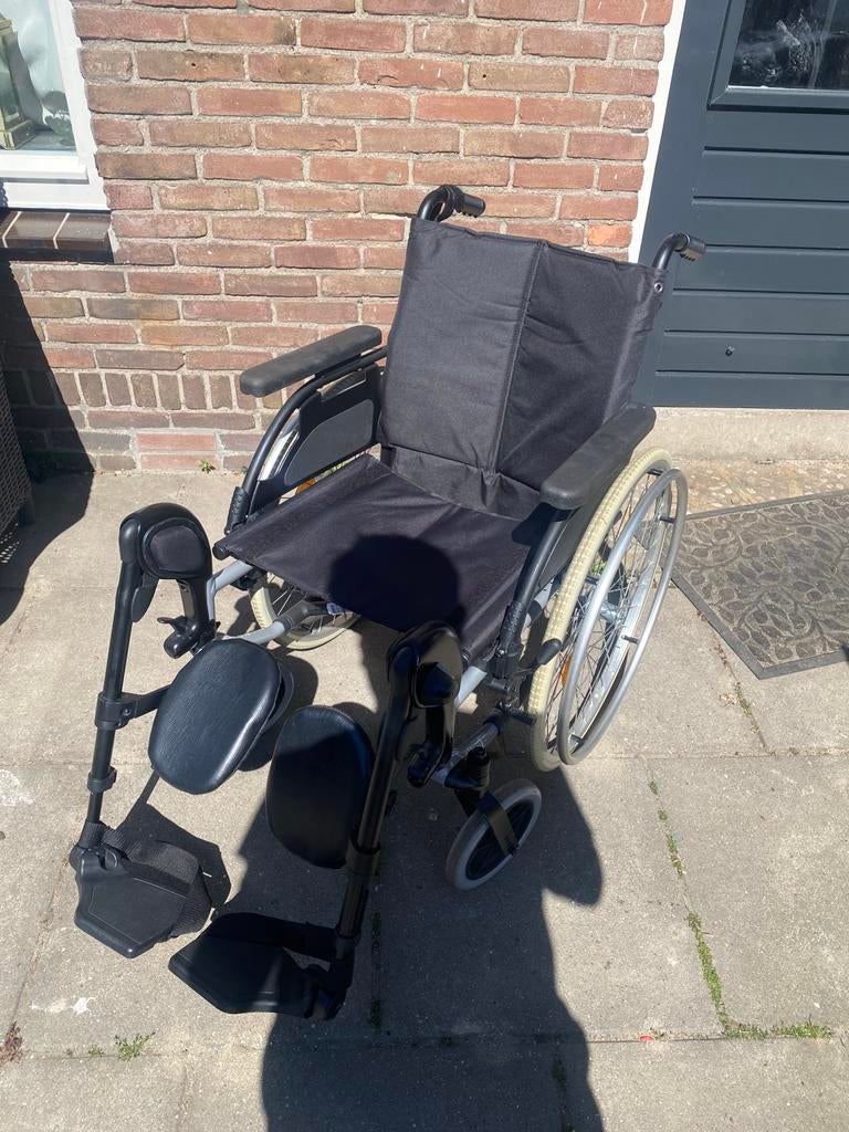 Breezy Basix 2 rolstoel lichtgewicht, Diversen, Rolstoelen, Ophalen of Verzenden, Inklapbaar, Zo goed als nieuw, Duwrolstoel