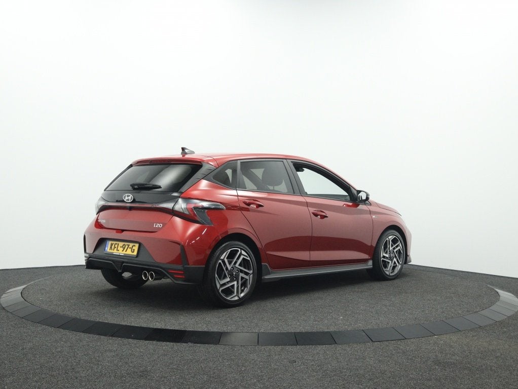 Hyundai i20 1.2 N Line | Private lease 429 p.m. (bj 2025), Auto's, Voorwielaandrijving, Gebruikt, Zwart, 4 cilinders