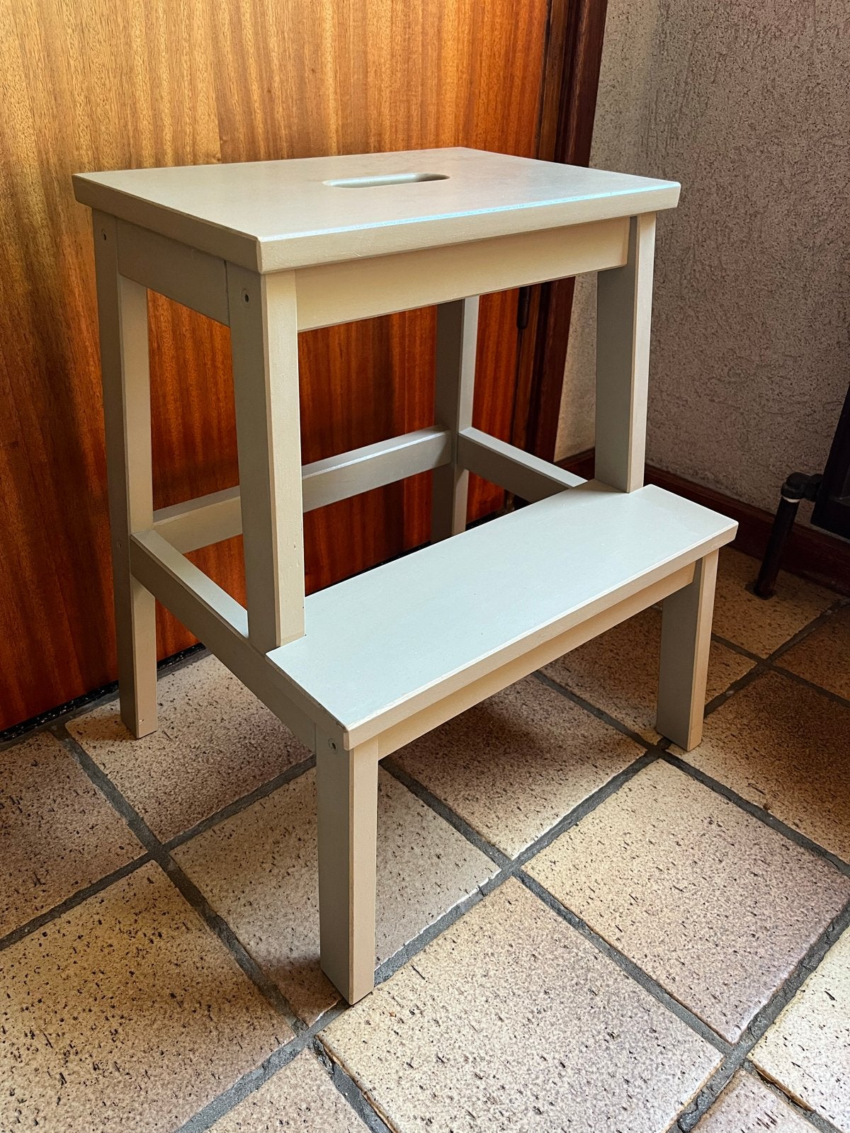 IKEA Bekväm krukje / opstapje - lichtgrijs, Ophalen, Gebruikt, Hout