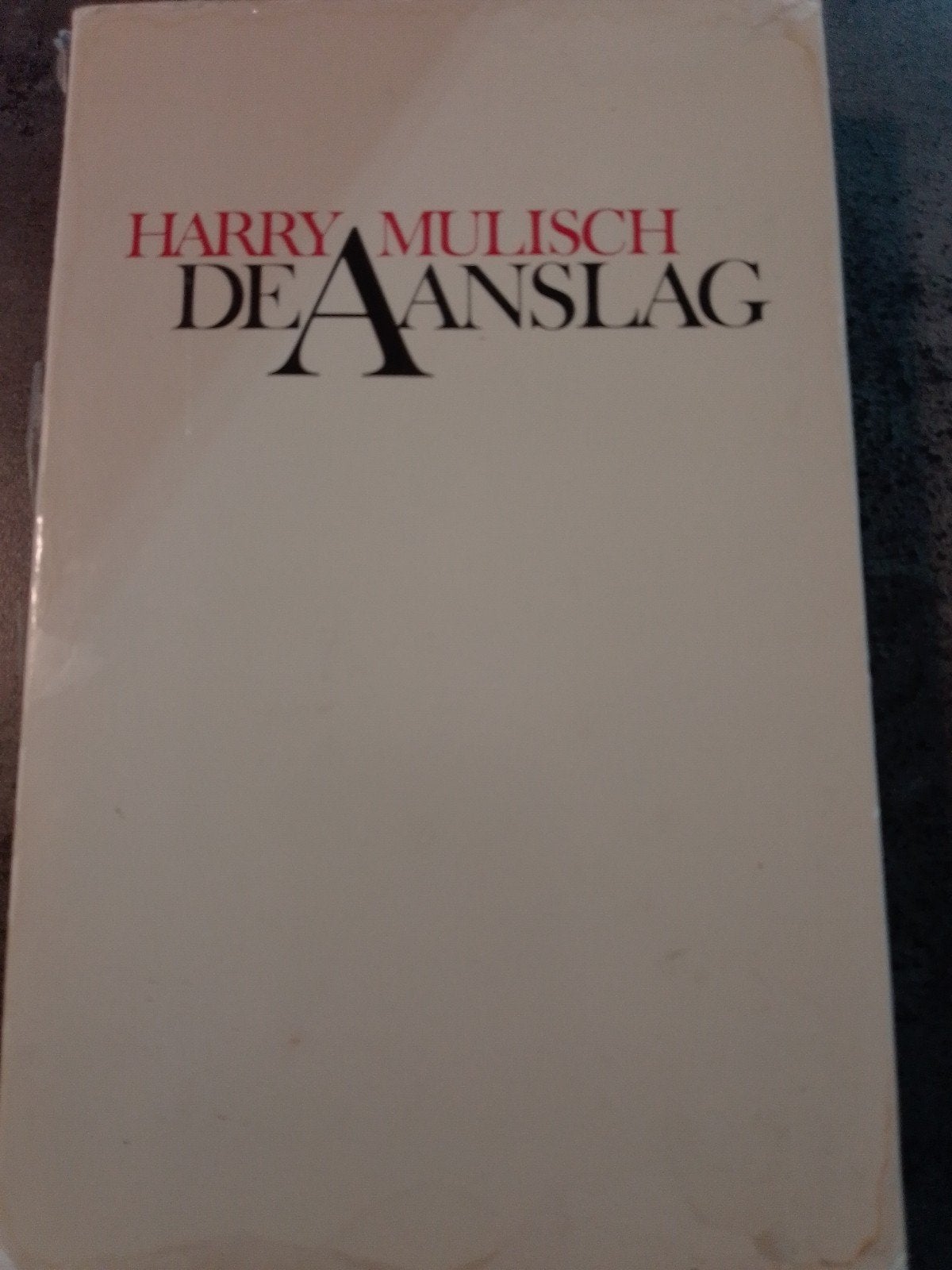 Harry Mulisch - De Aanslag (Boek), Boeken, Ophalen of Verzenden, Gelezen, Harry Mulisch, Nederland