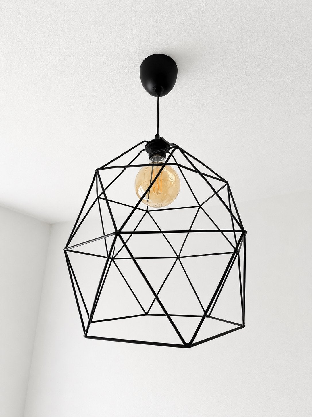 Moderne Zwarte Draadlamp - Geometrisch Design IKEA, Huis en Inrichting, Lampen | Hanglampen, Ophalen, Nieuw, Metaal, E27 (groot)
