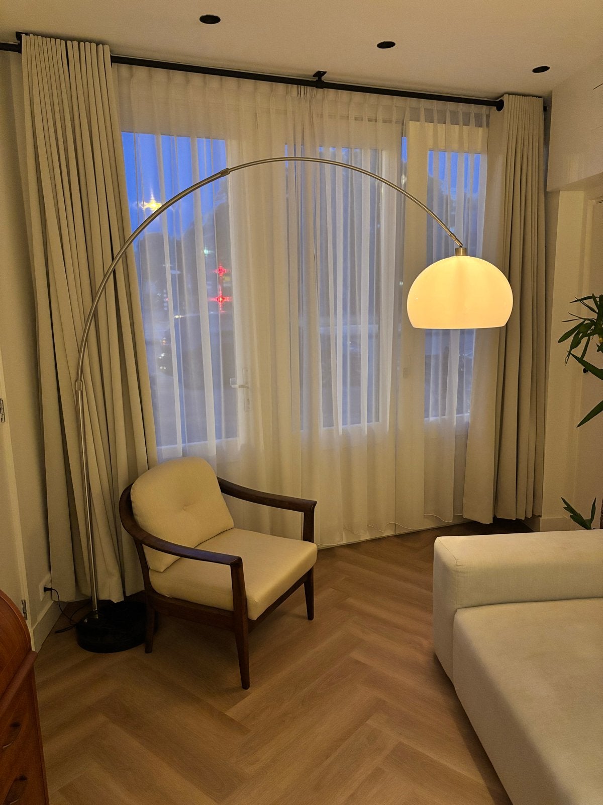 Moderne booglamp met marmeren voet en kunstof kap, Ophalen, Gebruikt, Kunststof, 200 cm of meer