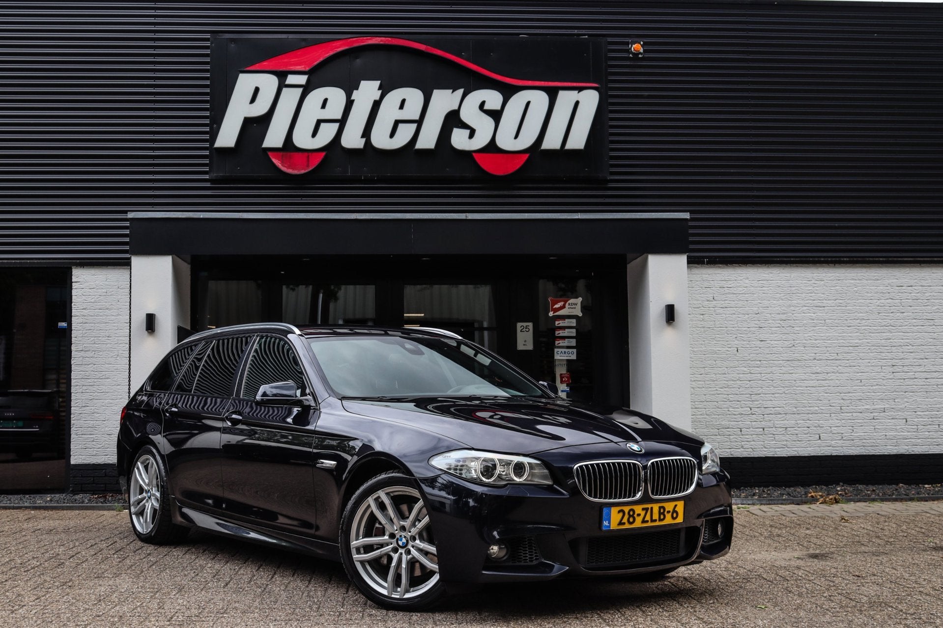 BMW 5-serie Touring 528i M-Pakket ORIGINEEL NL NAP LEDER, Auto's, Automaat, Euro 5, Achterwielaandrijving, Gebruikt