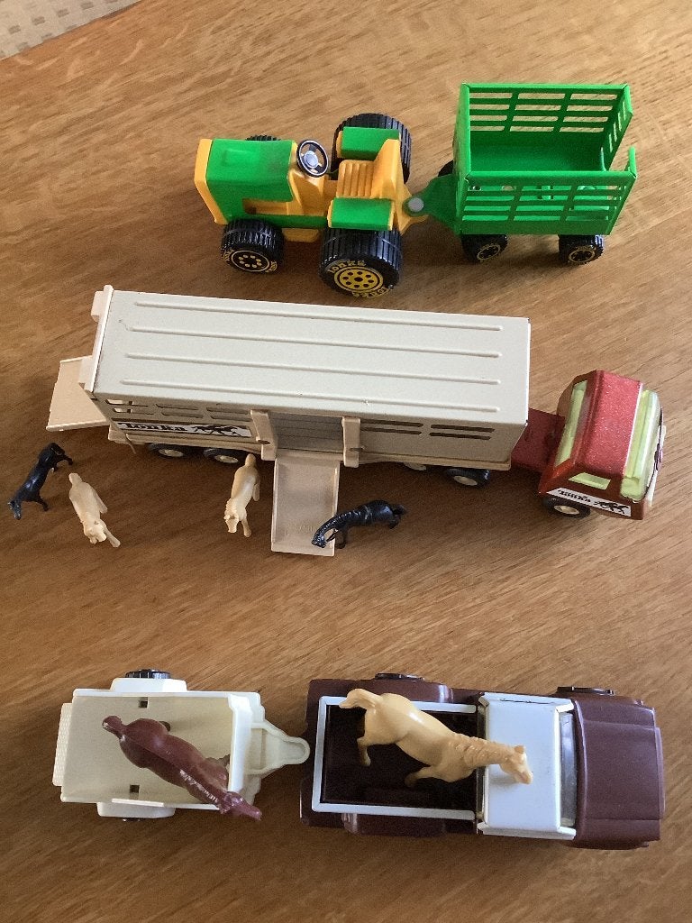 Speelgoed set: tractor, vrachtwagens en dieren, Ophalen of Verzenden, Gebruikt