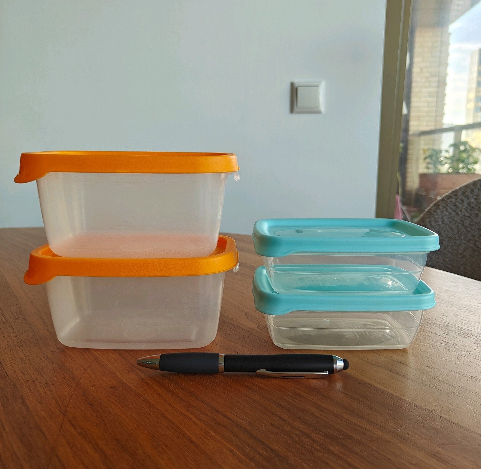 Plastic bakjes, Ophalen, Gebruikt, Oranje, Met deksel
