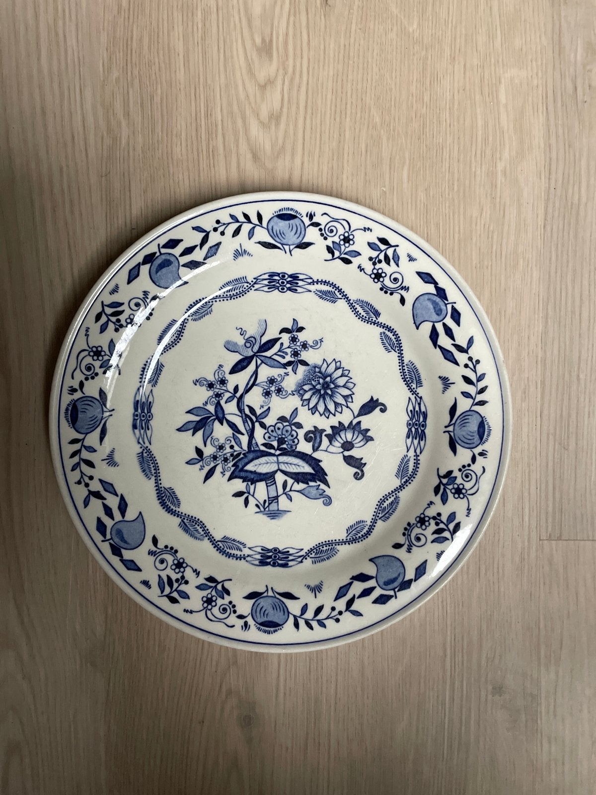 Boch Frères 'Zwiebelmuster' bord - 23,5 cm, Ophalen of Verzenden