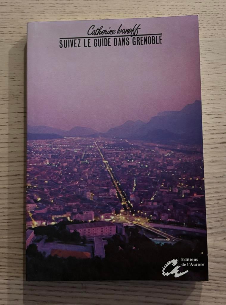 Suivez le guide dans Grenoble - Catherine Ivanoff, Overige merken, Europa, Ophalen of Verzenden, Zo goed als nieuw