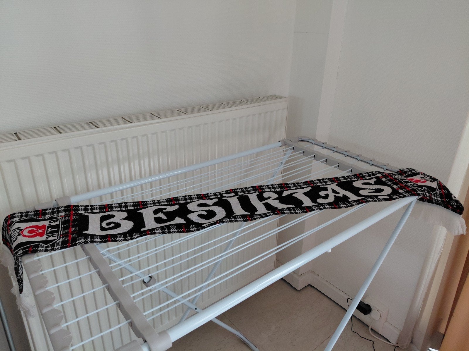Beşiktaş sjaal - Zwart-wit voetbalfansjaal, Verzamelen, Sportartikelen en Voetbal, Ophalen of Verzenden