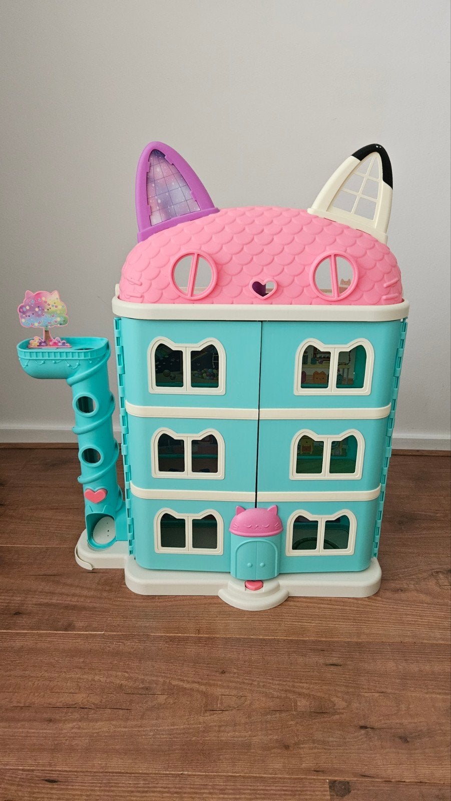 Gabby's Poppenhuis MOET SNEL WEG, Kinderen en Baby's, Speelgoed | Poppenhuizen, Ophalen, Poppenhuis