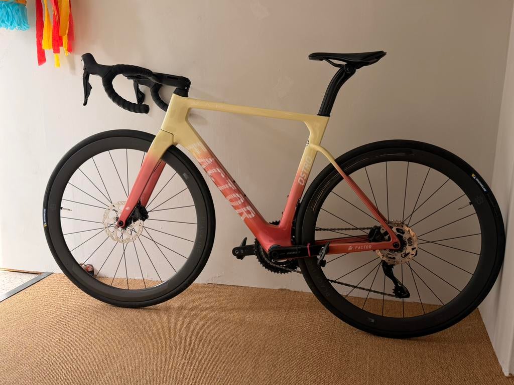 Factor Ostro VAM - 54cm - Nieuwstaat, Fietsen en Brommers, Fietsen | Racefietsen, 28 inch, Carbon, Zo goed als nieuw, Meer dan 20 versnellingen
