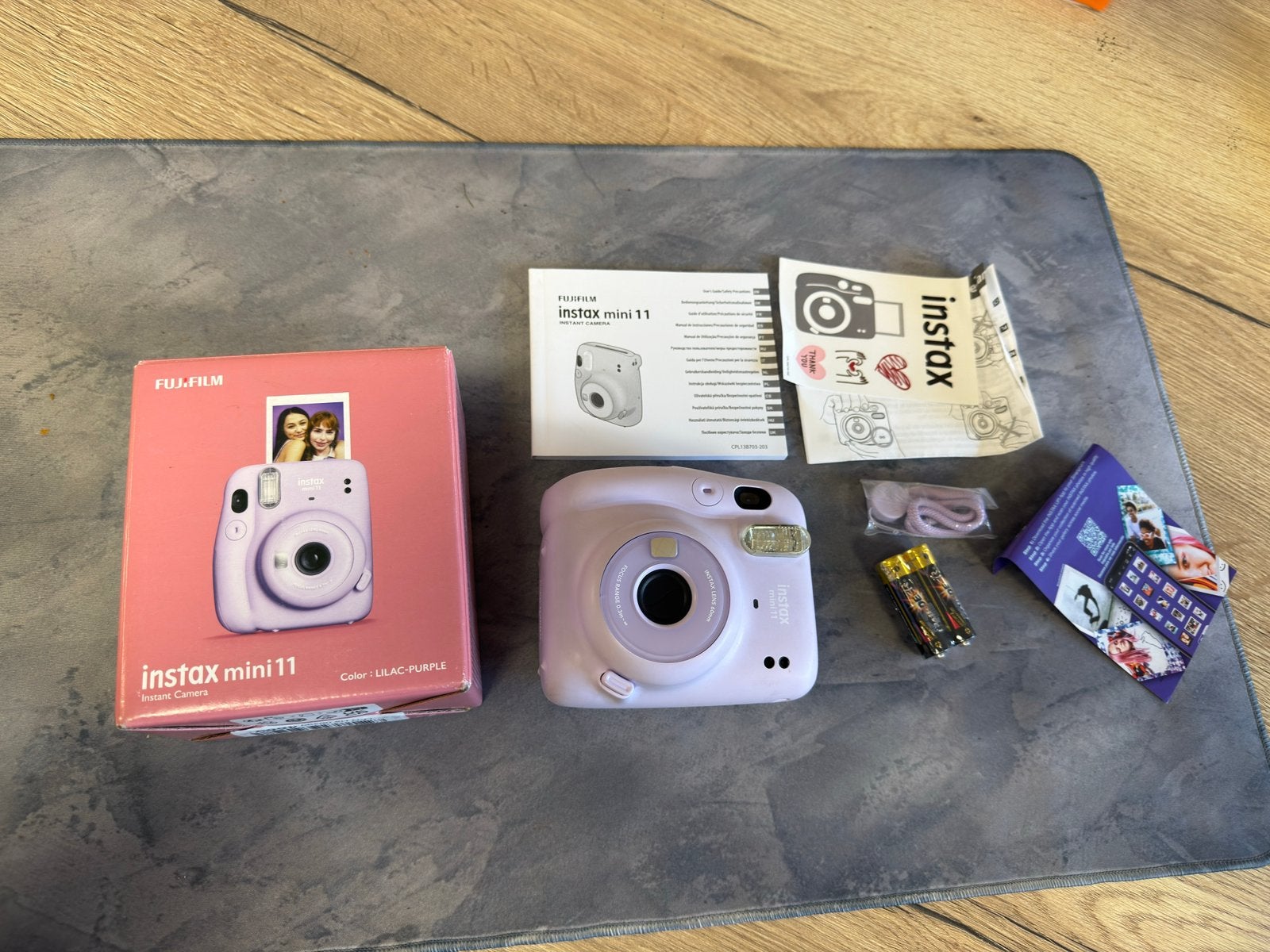 Fujifilm instax mini 11 batterij klepje mist, ., Polaroid, Zo goed als nieuw, Fujifilm
