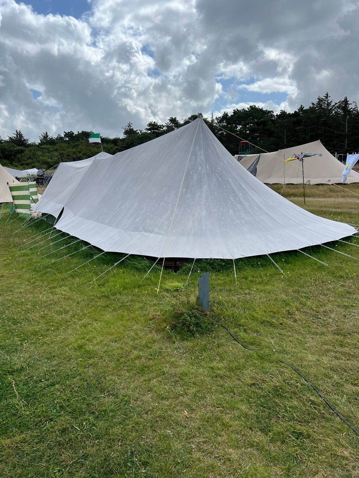 Vergrote Albatros tent met dichte luifel - Ruime leefruimte, Caravans en Kamperen, Ophalen, Gebruikt, Tot en met 5