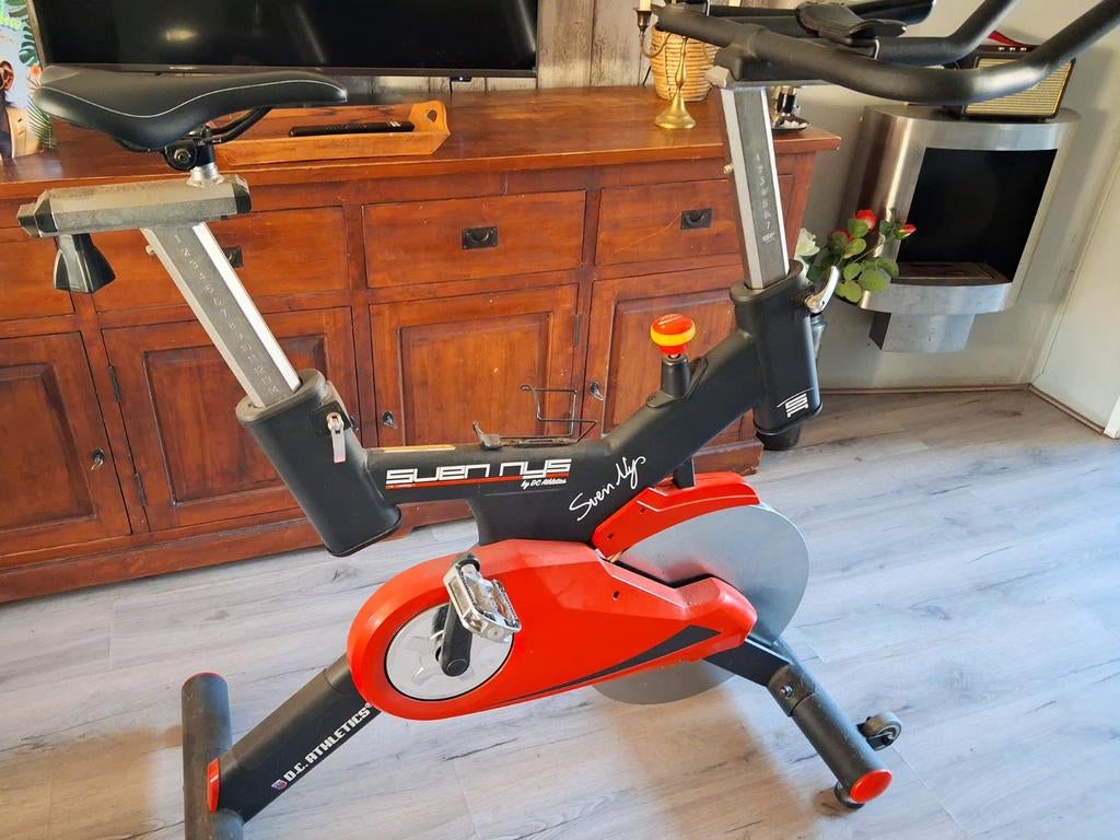 D.C. Athletics Sven Nys Spinningfiets, Sport en Fitness, Fitnessapparatuur, Gebruikt, Spinningfiets, Benen, Metaal, Ophalen