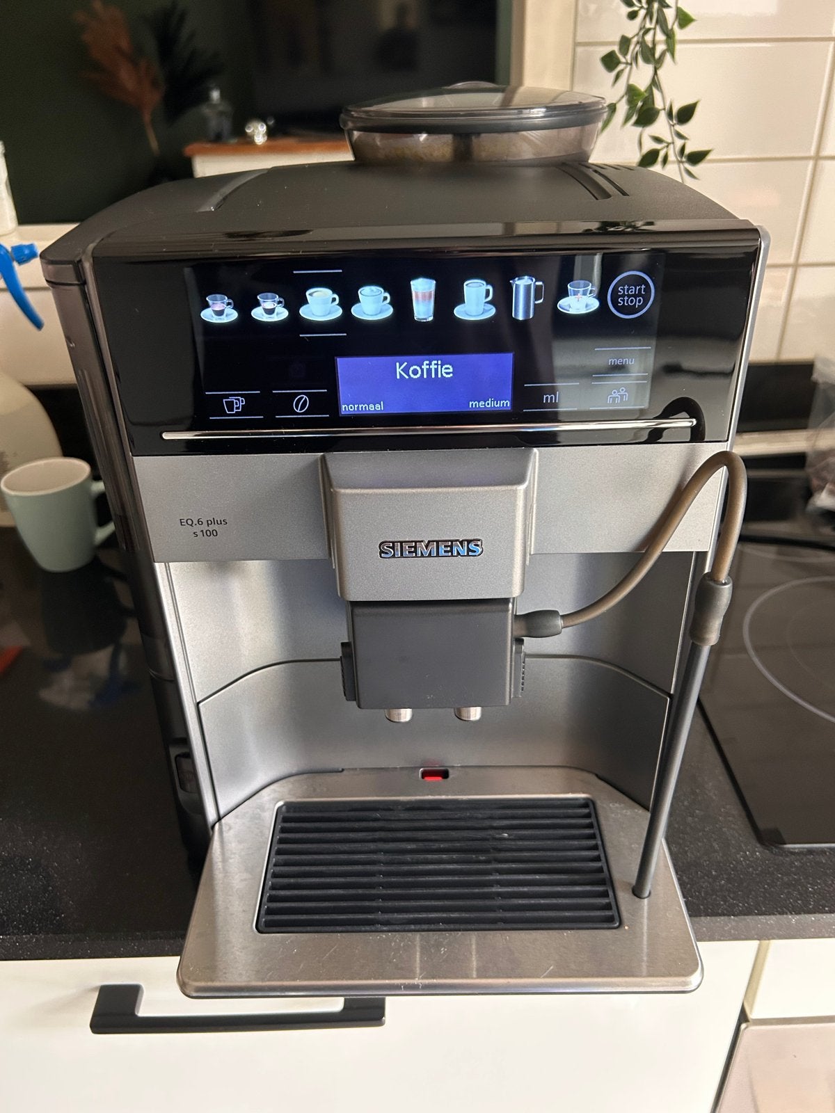 Siemens EQ.6 plus s100 volautomatische koffiemachine, Witgoed en Apparatuur, Koffiezetapparaten, Afneembaar waterreservoir, Gebruikt