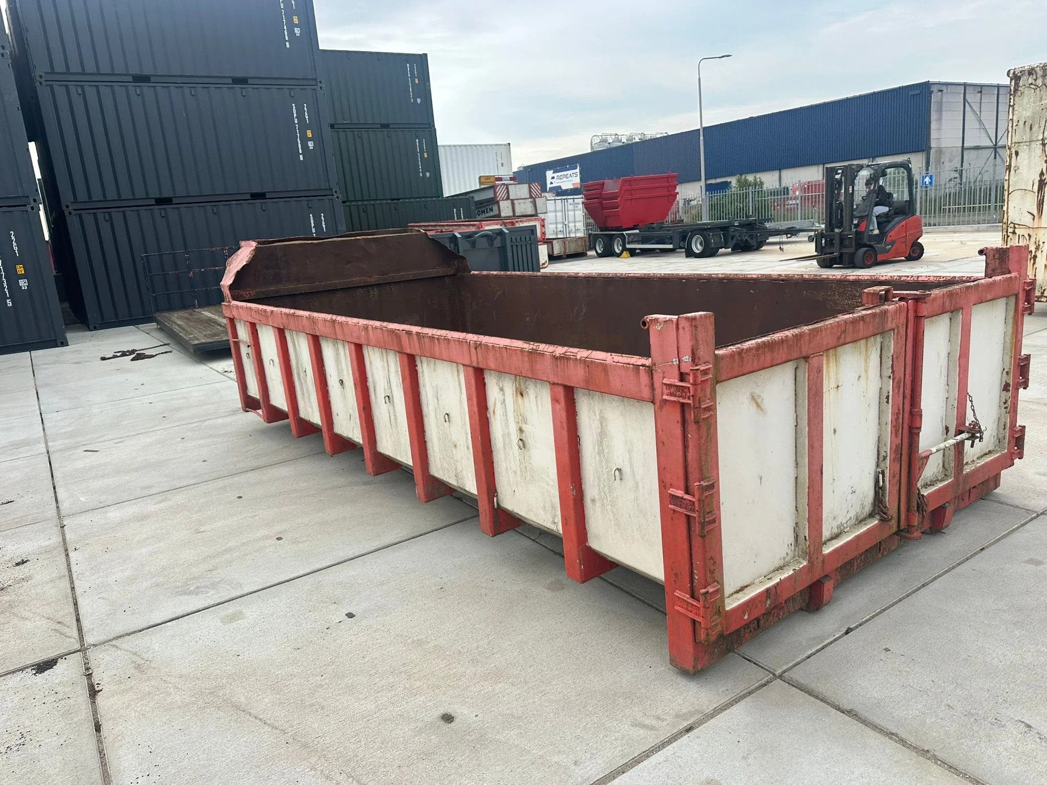 AJK Gebruikte 9m3 open container 5 meter lang