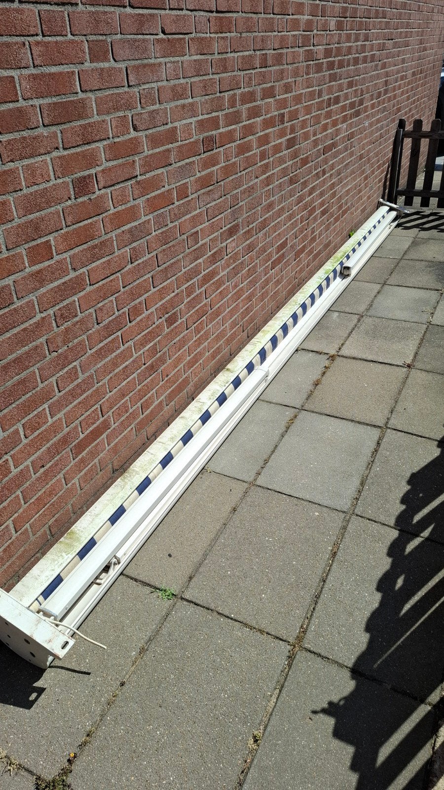 Zonnescherm Knikarmscherm 5m breed, 3m uitval, Blauw-Wit, Tuin en Terras, Zonneschermen, 150 tot 300 cm, Ophalen, Gebruikt, Knikarmscherm