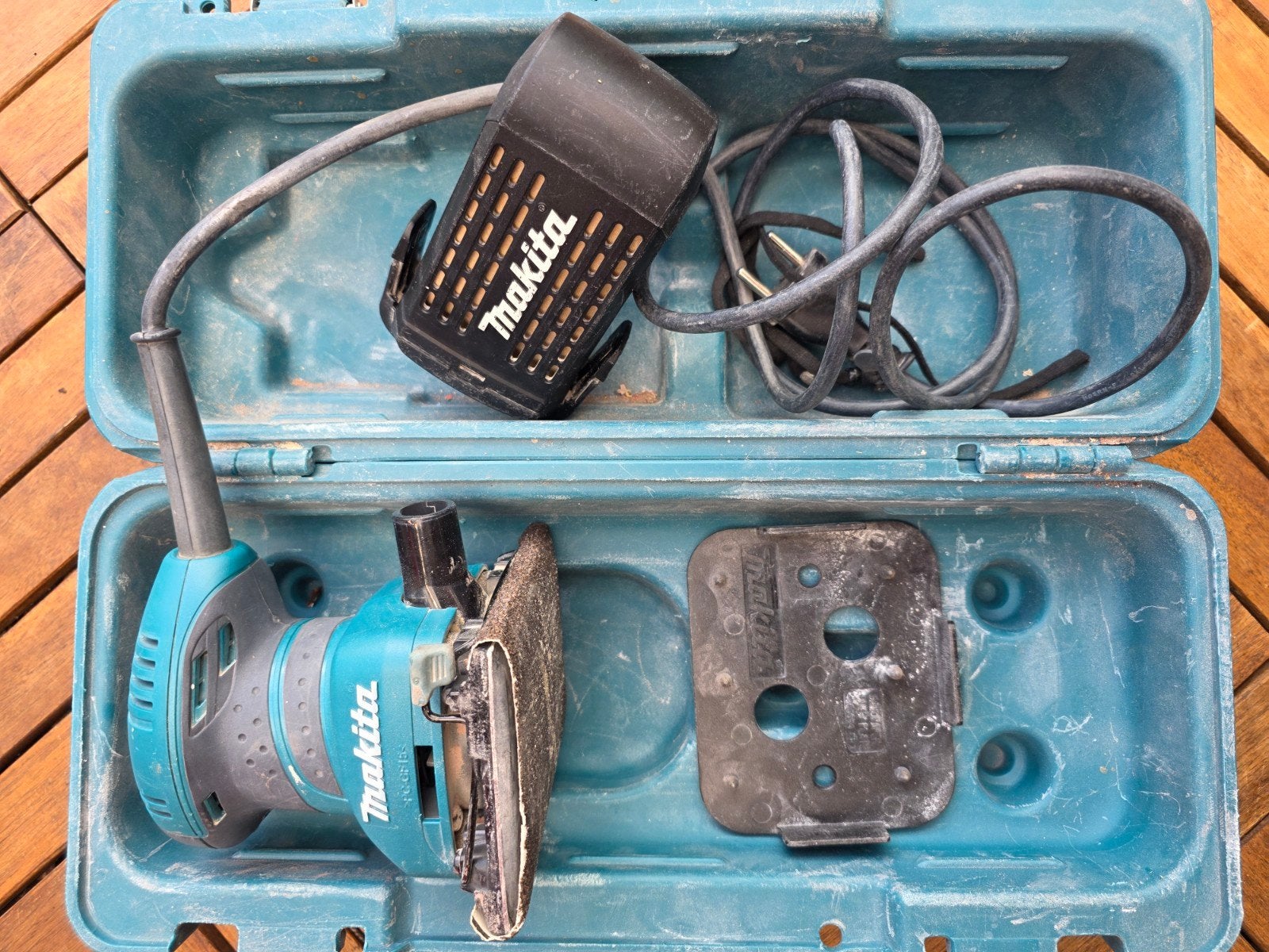 Makita B04556K schuurmachine 2 jaar oud, Ophalen of Verzenden, Minder dan 600 watt, Vlakschuurmachine