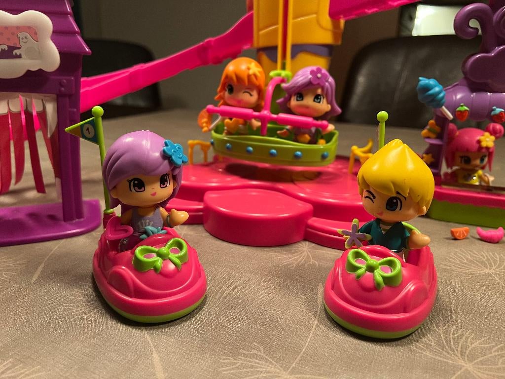 Groot Pinypon pretpark set en 9 pinypon s botsauto s etc, Verzamelen, Poppetjes en Figuurtjes, Zo goed als nieuw, Ophalen of Verzenden