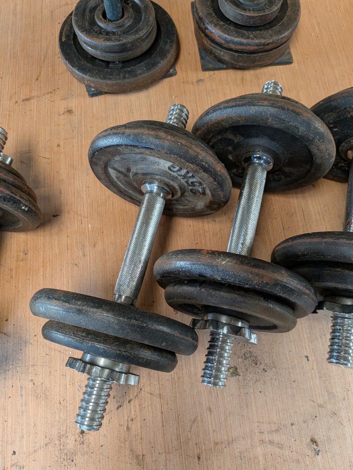Dumbells - halterstang en halterschijven - farmer carry, Sport en Fitness, Ophalen of Verzenden, Gebruikt, Halterset