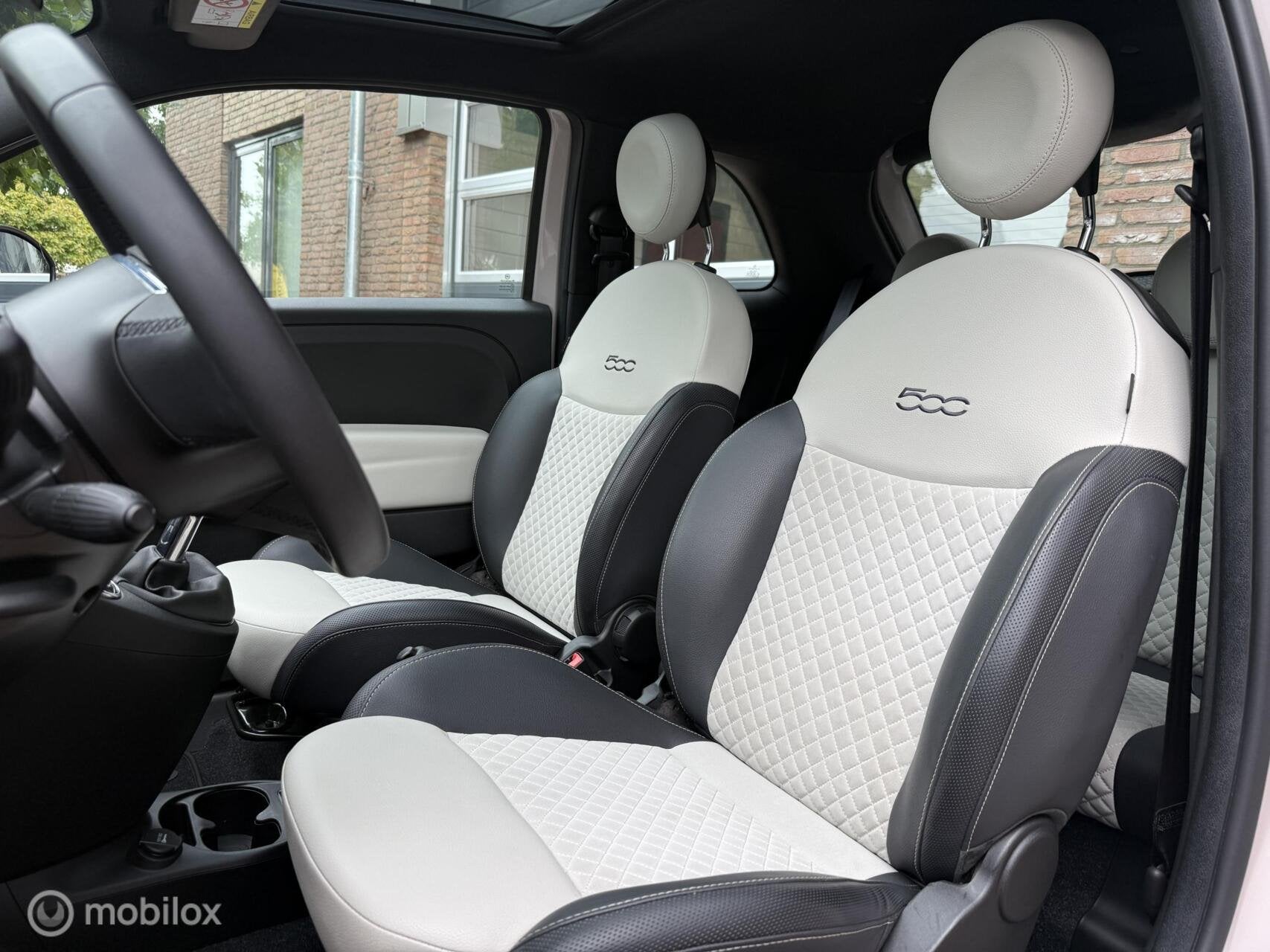 Fiat 500 1.0 Hybrid Dolcevita Panodak Navi Carplay PDC 16 in, Voorwielaandrijving, 4 stoelen, Leder en Stof, Wit