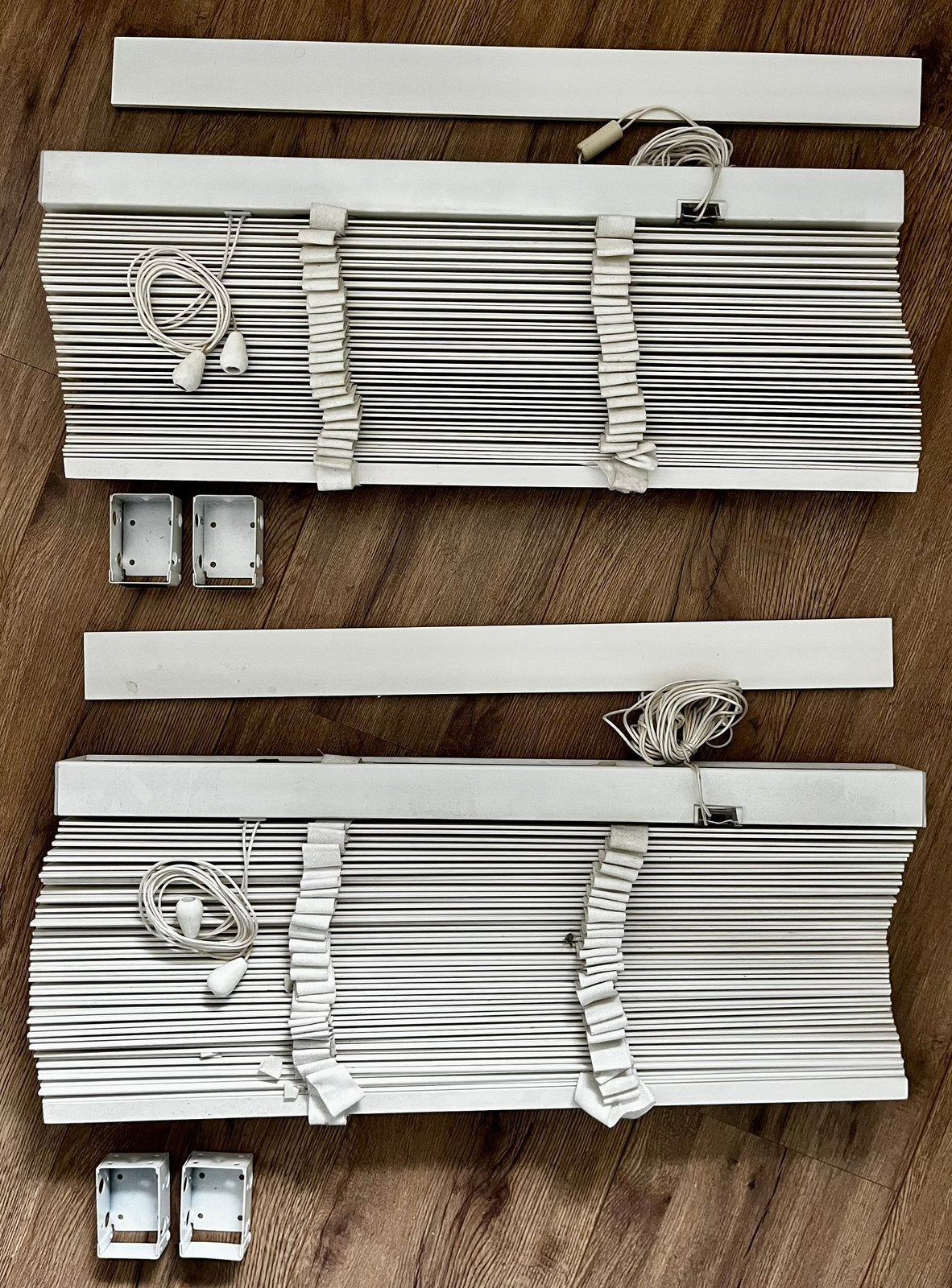 2 stuks mooie witte houten jaloezieën, Huis en Inrichting, Stoffering | Gordijnen en Lamellen, Ophalen, Wit, 218 cm, Hout