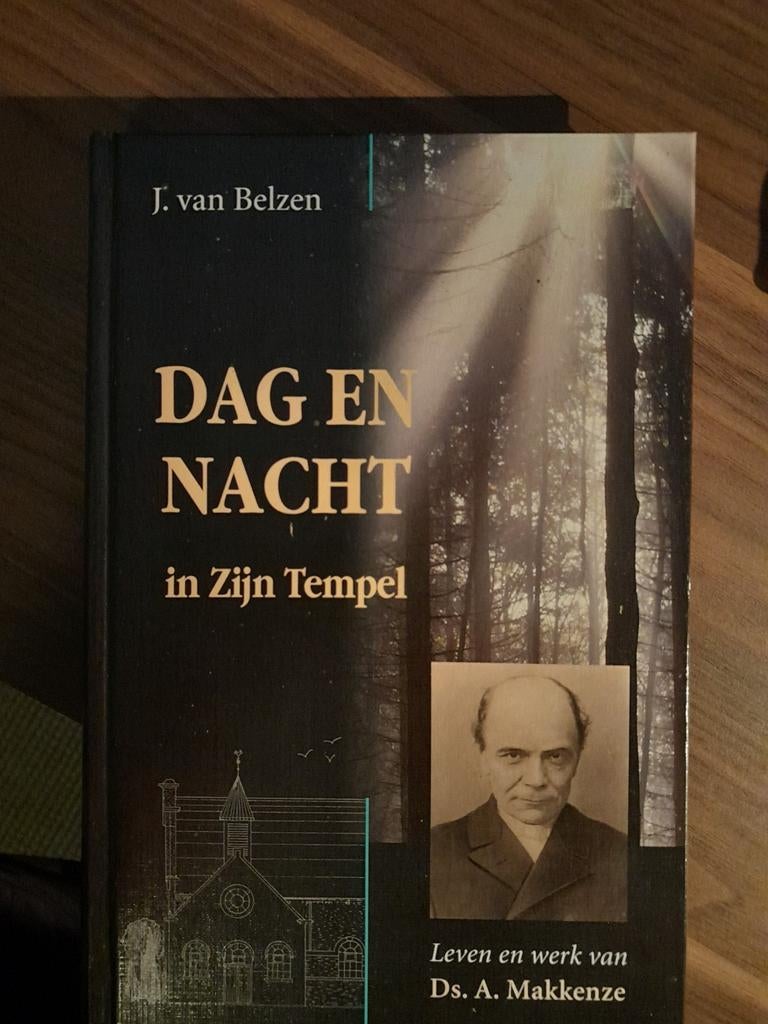 J. van Belzen - Dag en nacht in Zijn Tempel, Boeken, Christendom | Protestants, Ophalen of Verzenden, Zo goed als nieuw, J. van Belzen