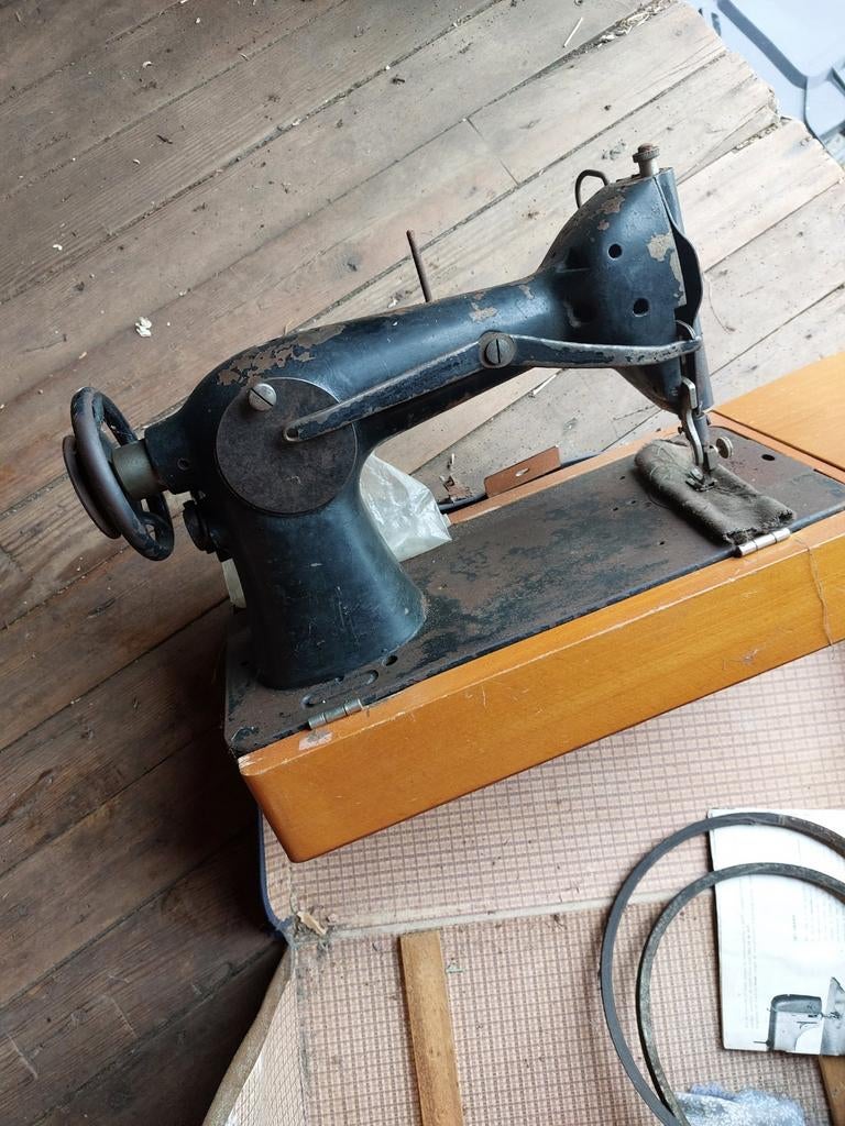 Oude naaimachine, Ophalen