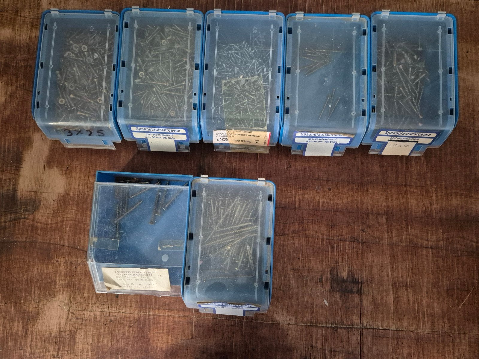Partij Spaanplaatschroeven - 7 Bakjes - Diverse Maten, Ophalen of Verzenden, Gebruikt, Minder dan 50 mm, Schroeven