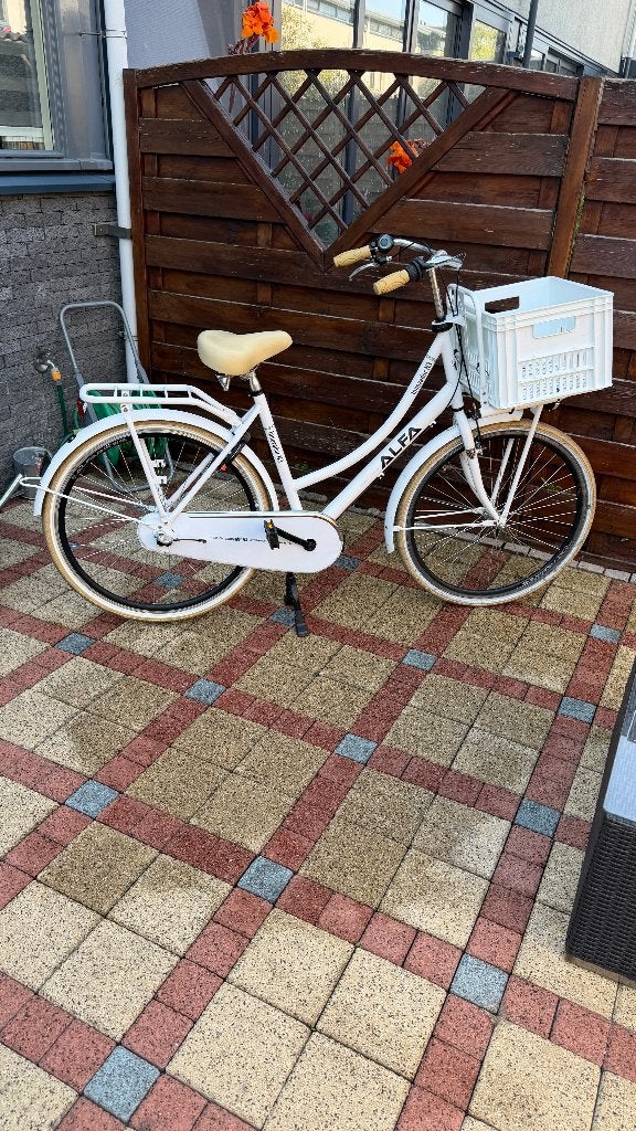 Alfa damesfiets met voordrager en krat, Fietsen en Brommers, Gebruikt, Velgrem, Versnellingen, 50 tot 53 cm
