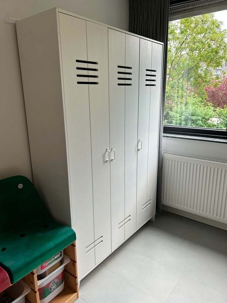 VTWonen kledingkast, Ophalen, 100 tot 150 cm, Prachtige opbergkast met 3 deuren en licht industrieel ontwerp, 50 tot 75 cm