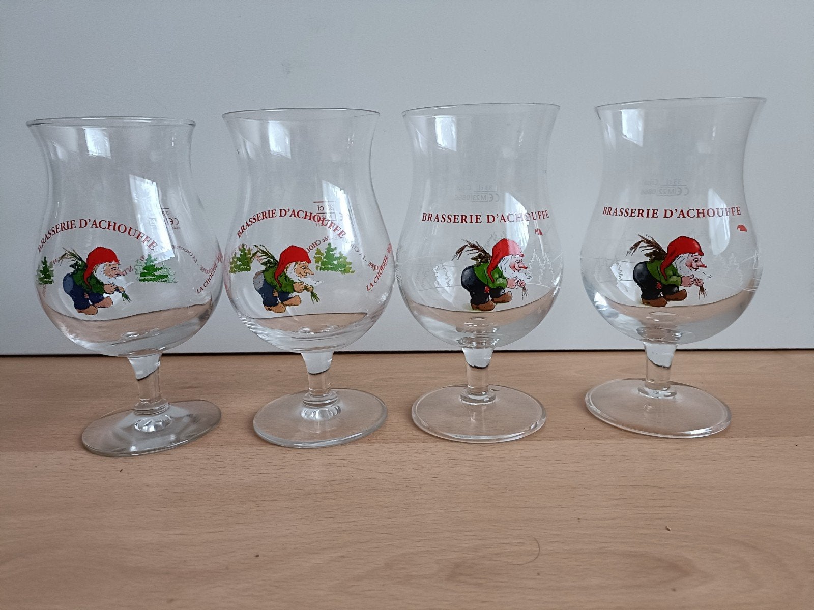 4 La Chouffe glazen, Verzamelen, Ophalen of Verzenden, Zo goed als nieuw, Glas of Glazen, Overige merken