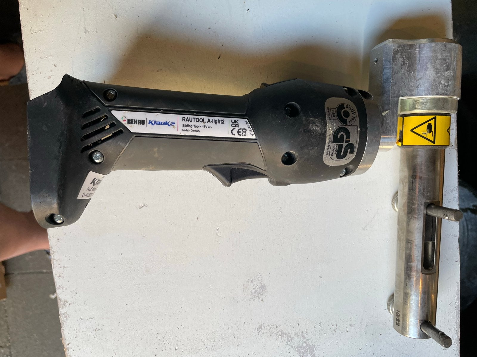 Rehau Klauke Rautool A-light2 met persbekken en optrompers, Ophalen of Verzenden, Gebruikt