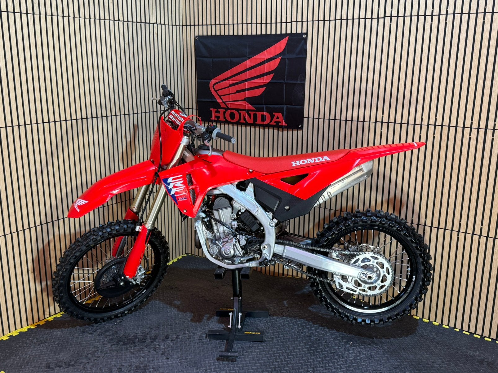 Honda CRF450R 2026 – slechts 0,5 uur! - Nieuwstaat!, Ophalen of Verzenden