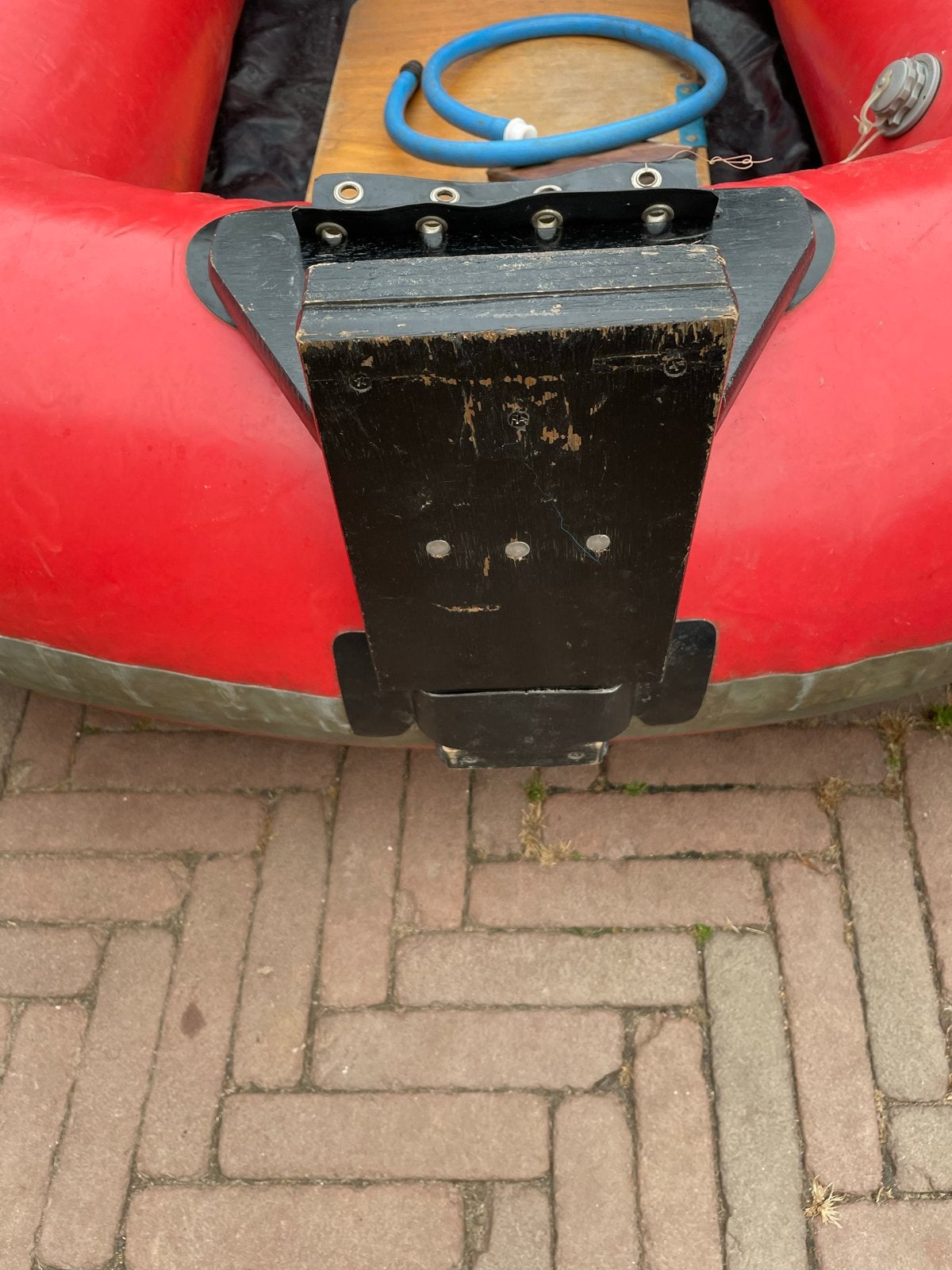 Foto 4 van Achilles rubberboot met peddels en houten vloer