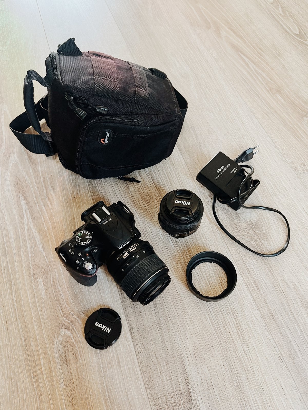 Nikon D5200 met 18-55 kitlens, 35mm 1.8 lens & accesoires, Audio, Tv en Foto, Fotocamera's Digitaal, Ophalen, Spiegelreflex, Ingebouwde flitser