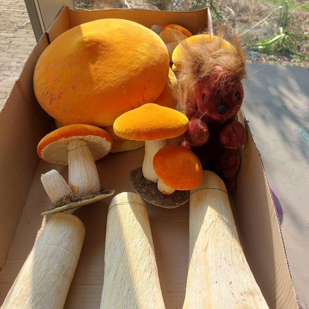 Herfst decoratie: Paddenstoelen en eekhoorn, Huis en Inrichting, Woonaccessoires | Overige, Ophalen of Verzenden, Gebruikt