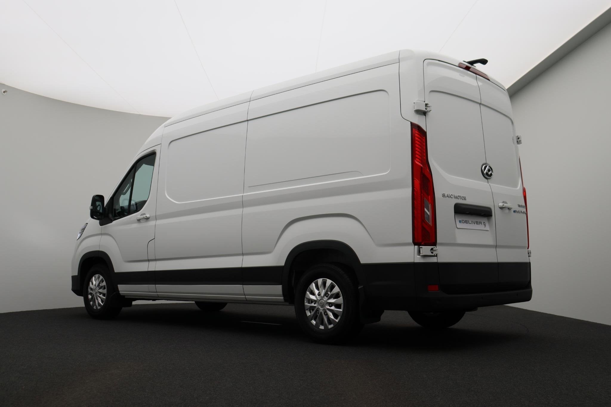 Maxus eDeliver 9 L3H2 Business 72 kWh | Camera | Carplay | C, Auto's, Stof, Maxus, Wit, 204 pk