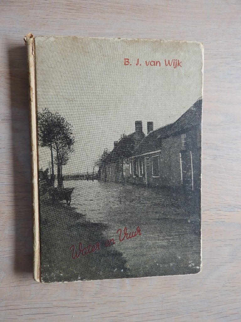 Water en Vuur - Donkere historie van Walcheren in 1944, Ophalen of Verzenden, Tweede Wereldoorlog, Gelezen, Overige onderwerpen